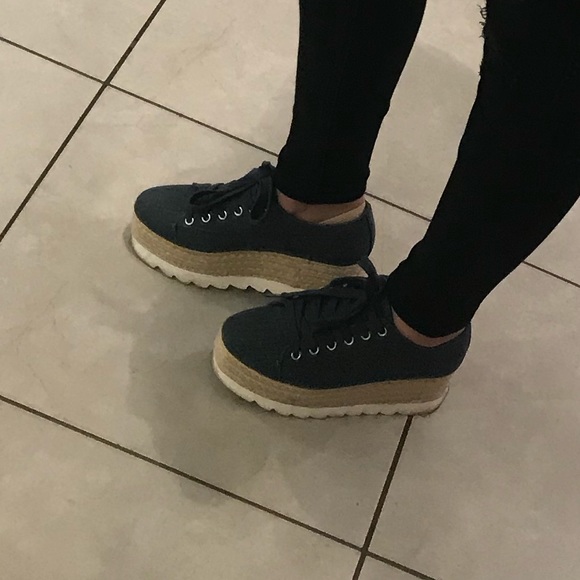 Platforms - Picture 1 of 3